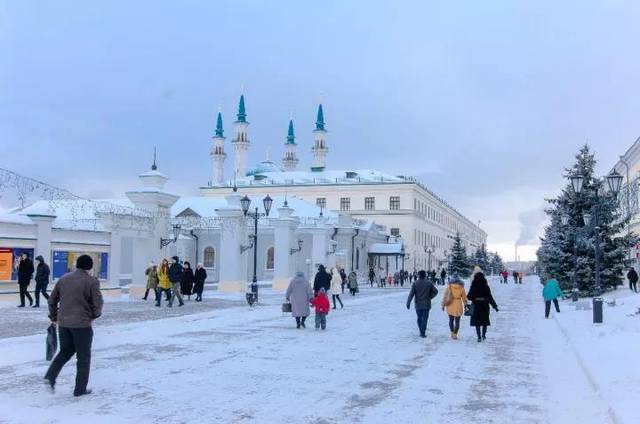中国出境游市场出现明显转向，俄罗斯正成为新兴热门目的地。多家旅游机构数据显示，俄