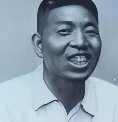 1951年，军统特务佟荣功落网，面对审讯，他说曾在西安潜伏过，审讯人员一惊，连忙