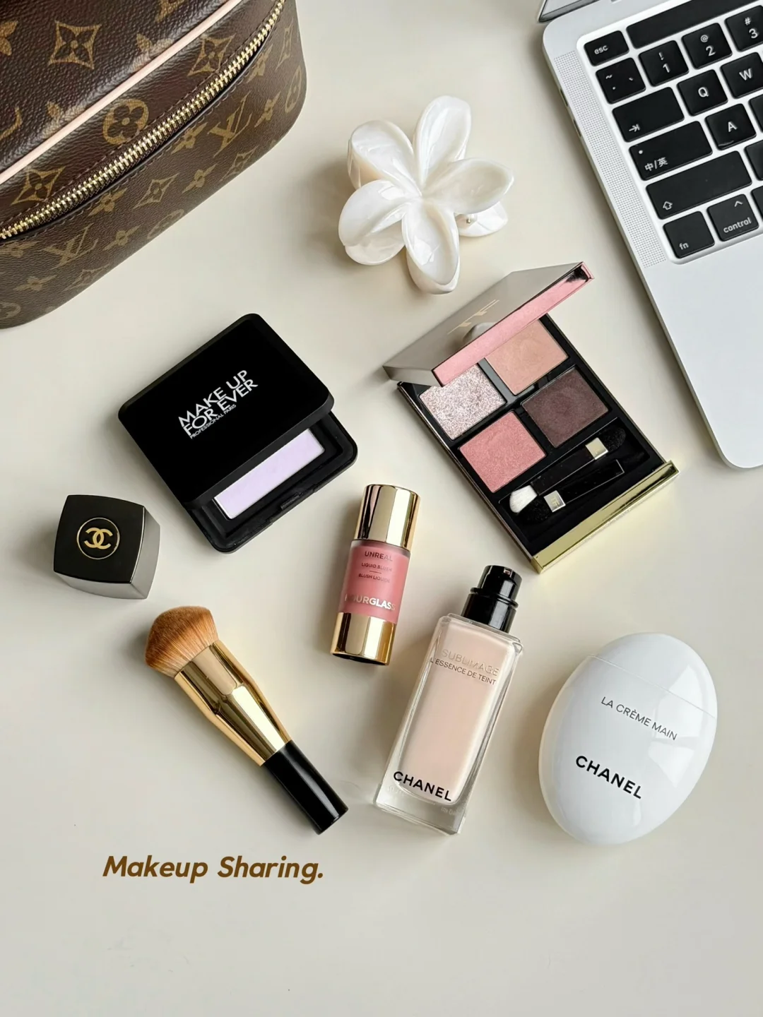 新年翻包👜分享一些过年回家必备的显贵彩妆