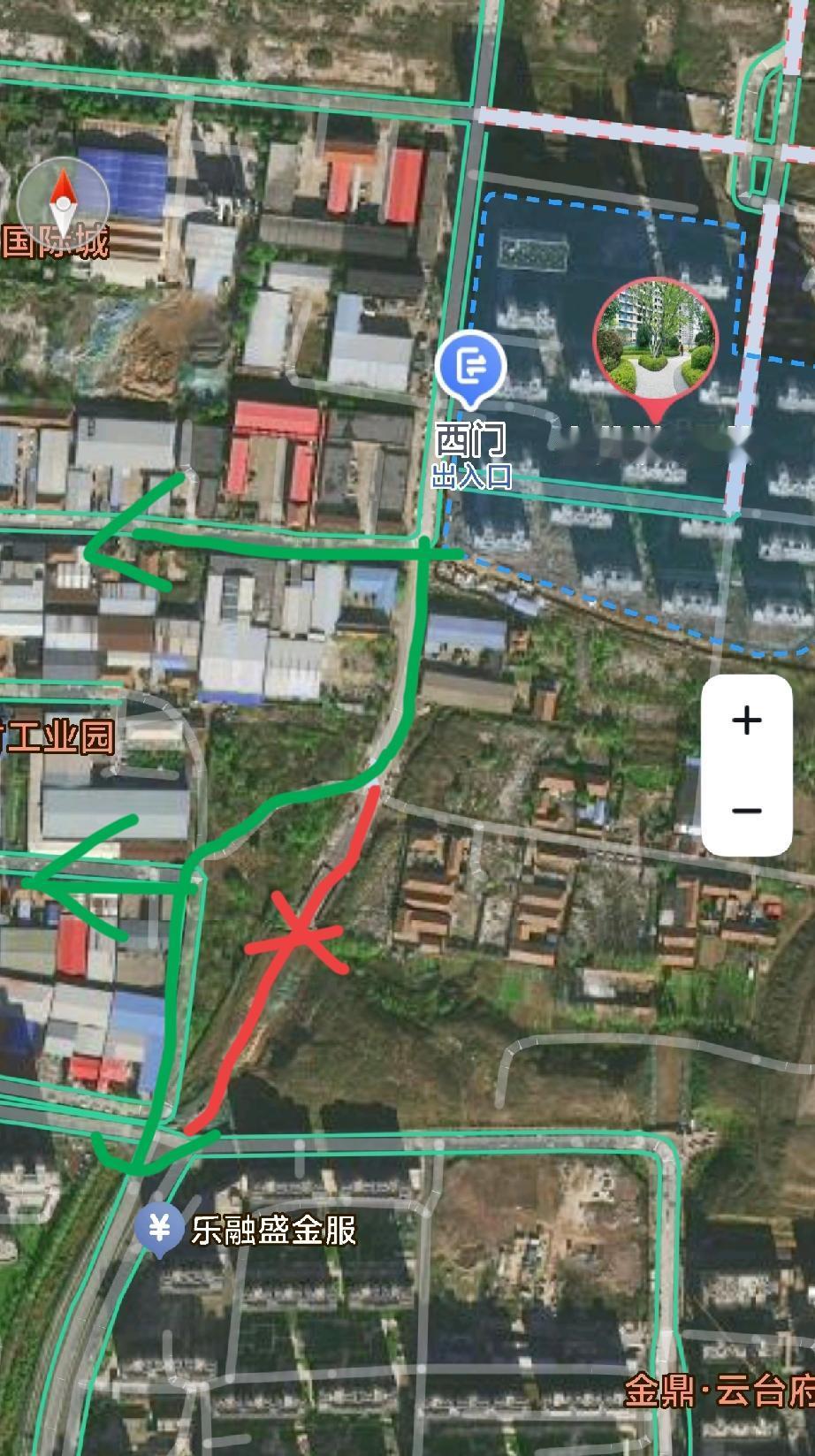 近日，即墨区环秀街道金茂悦星荟小区的居民反映说，小区南边的断头路一直没有和城阳区