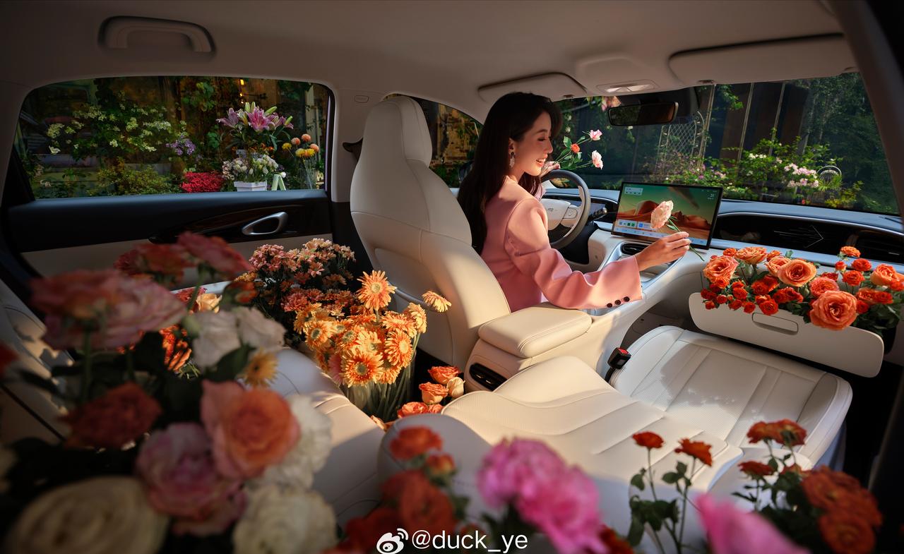 吉利星愿累计下线突破 100 万辆。对很多用户来说，它是通勤路上的搭子，是买菜接