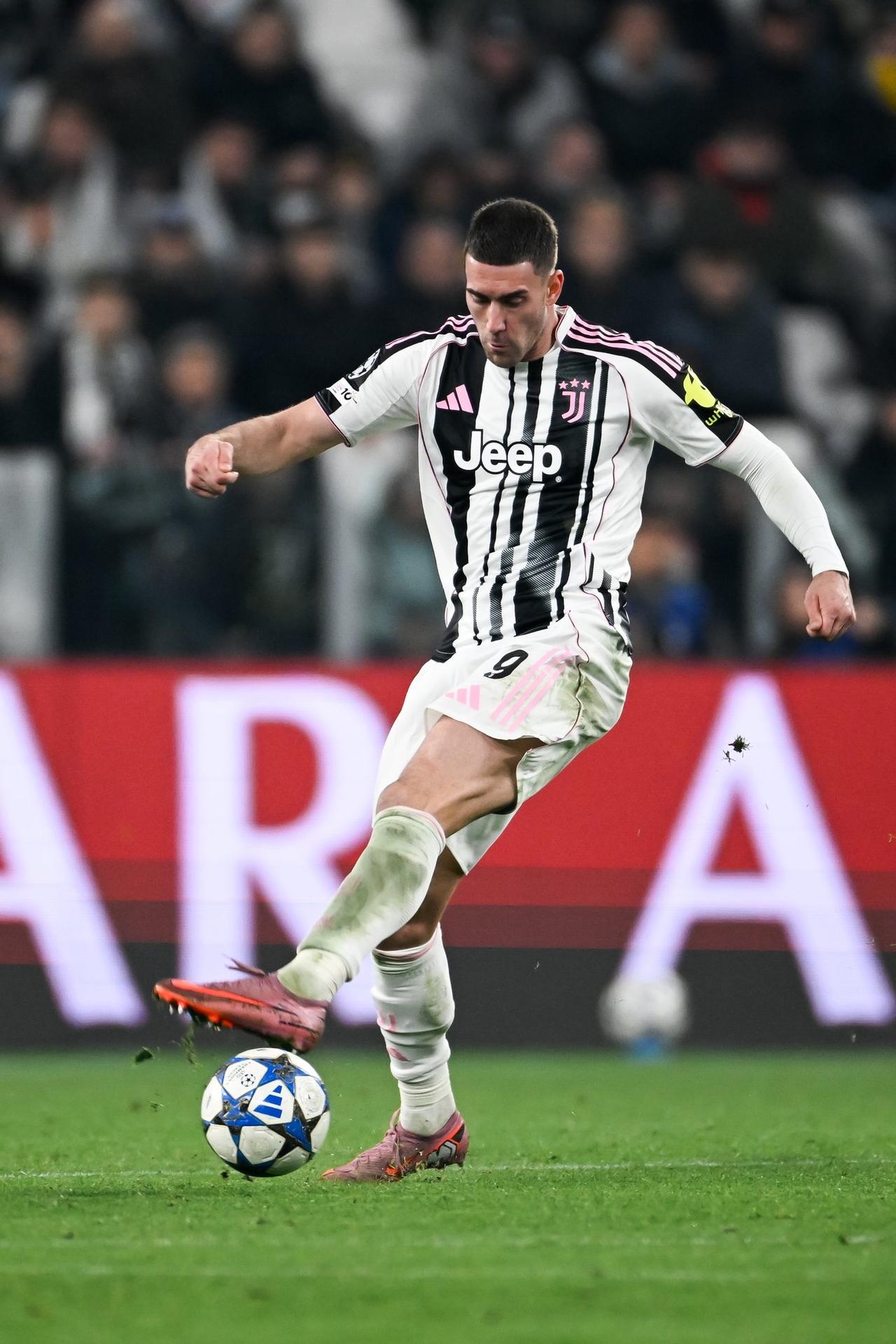 全体育：与弗拉霍维奇的续约谈判推迟到赛季末是基耶利尼提出的想法，他提议达成一项友