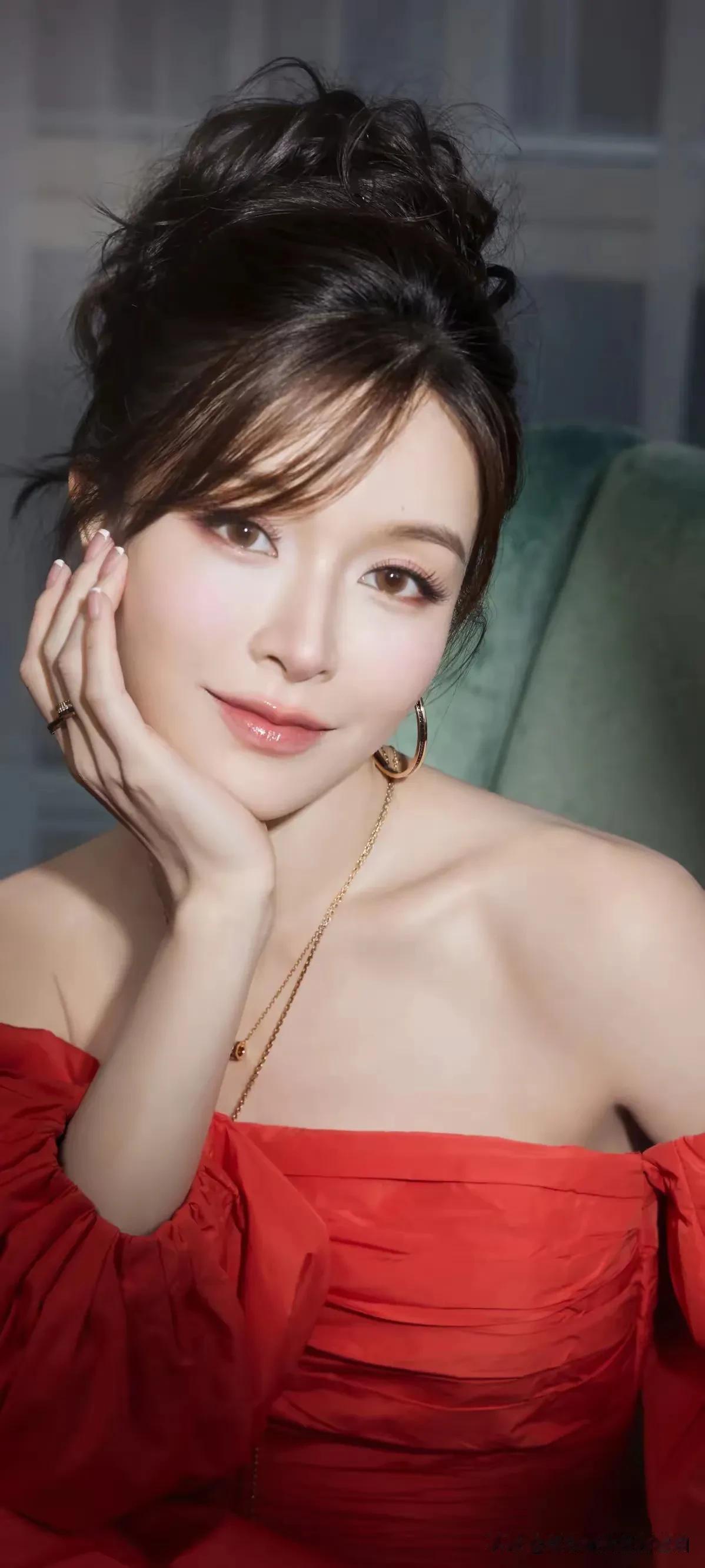 文咏珊美图分享，女星美照分享 女神美图传递 黄羿美图更新 女神绝美演绎 女星＃ 