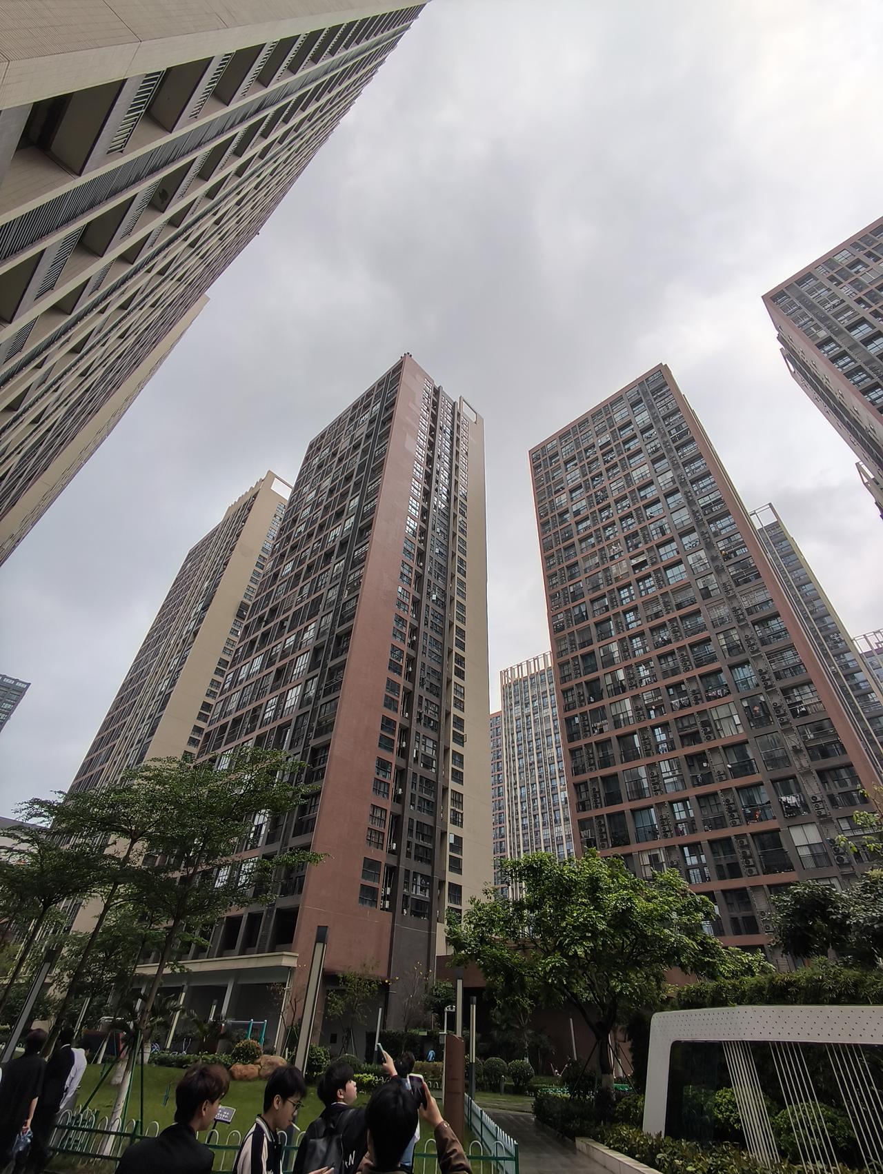 不管你们怎么说，我还是想在广州买房
手里积蓄不是很多，却不想再被房租牵着走，最终