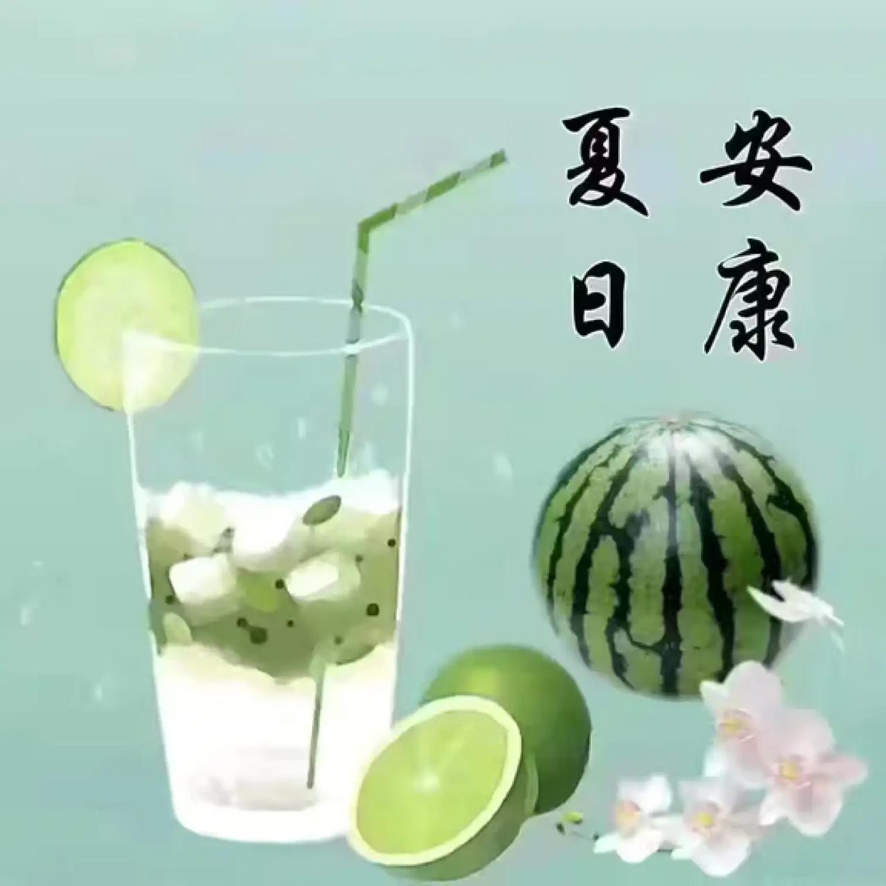 夏日炎炎，西瓜和各种冷饮简直是绝配！抱着半个冰西瓜，用勺子挖着吃，沙沙的口感、清