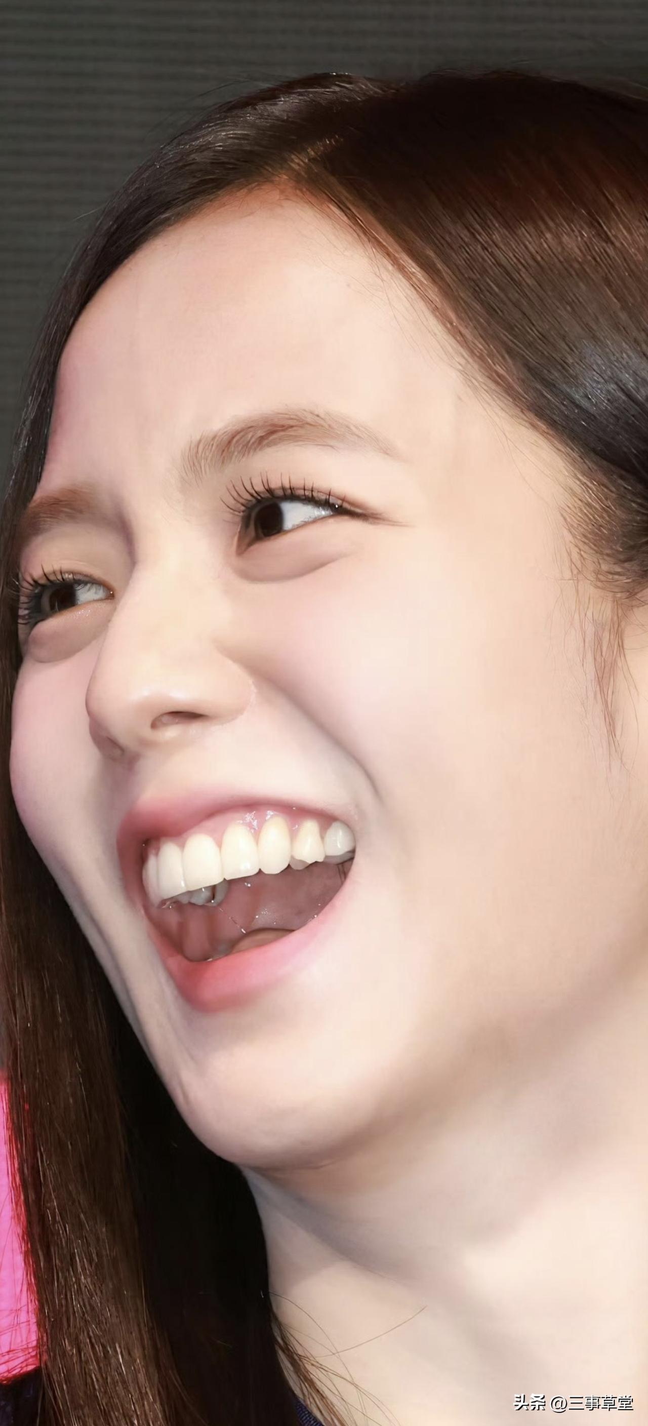 可以比财阀笑的还放肆嘛！你们觉得众多女明星中谁最漂亮?