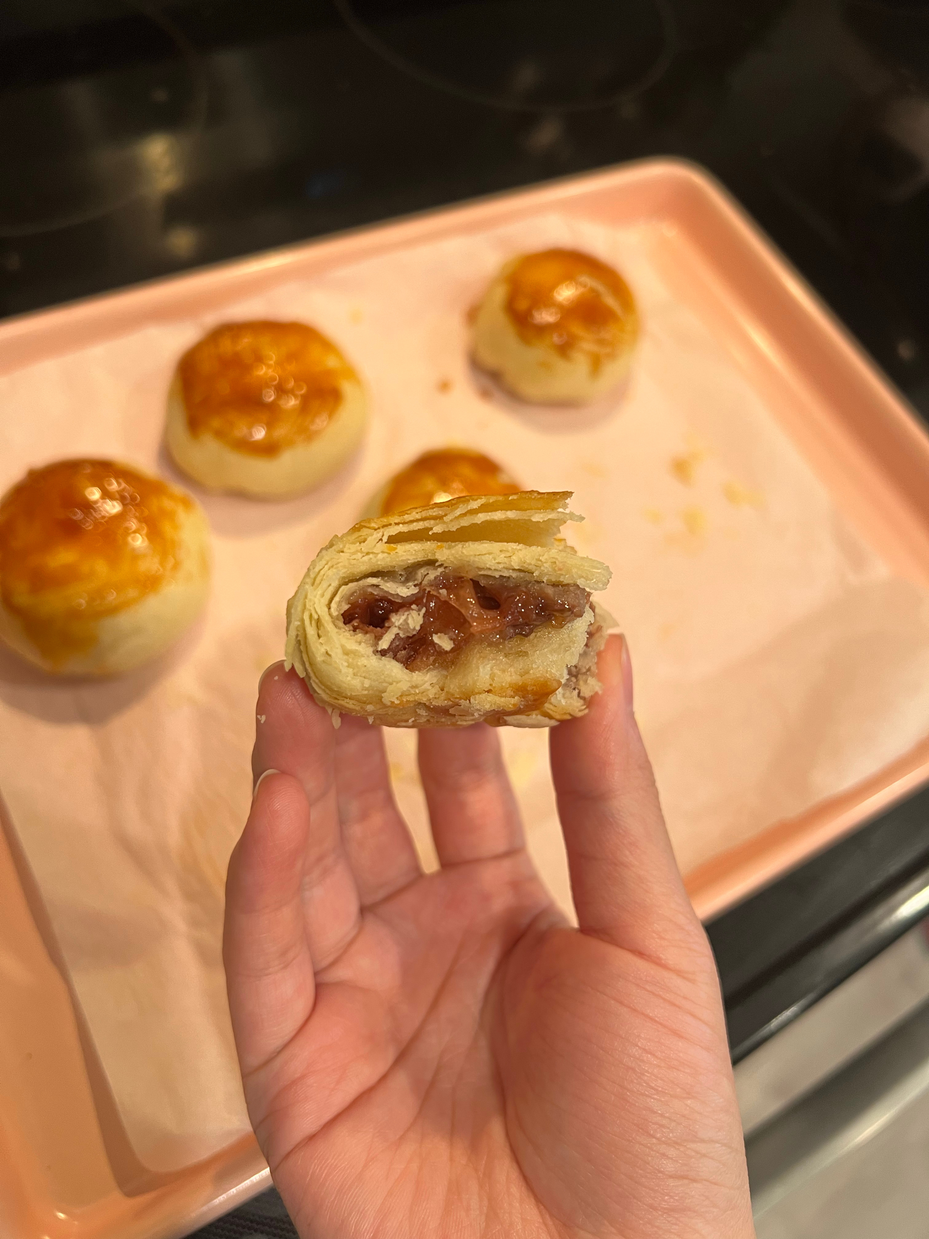 第一个想到往鲜花饼的馅里混糯米粉的人真是天才… ​​​