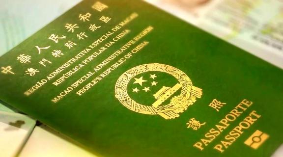 澳门之所以不闹腾，不闹独立，不闹分裂，不闹反共，甚至不闹亲台亲美，最重要的原因是