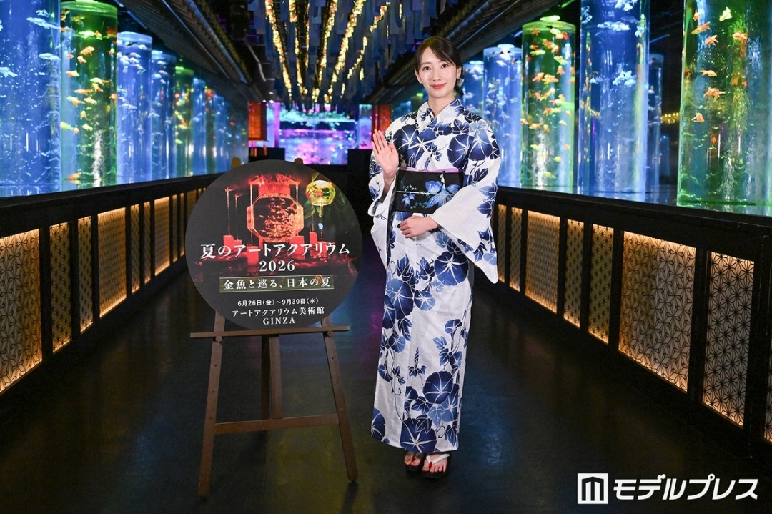 日娱新闻波瑠 波瑠于6月25日在东京都内举行的特别企划「夏日艺术水族馆2026—