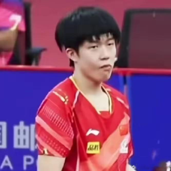 孙颖莎和王楚钦合伙儿一起打亲哥梁甜甜，上台之前，俩人就算计好了每一步的套路，而且