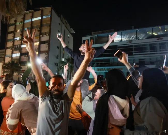 唐纳德·特朗普宣布在黎巴嫩实施为期10天的停火，随后以色列与黎巴嫩领导人将于下周