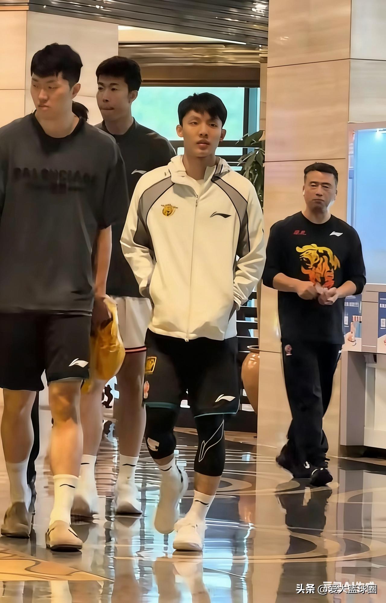 今晚的比赛是在顺德！

广东从上海回来后，并没有回东莞，而是去第二主场顺德，准备