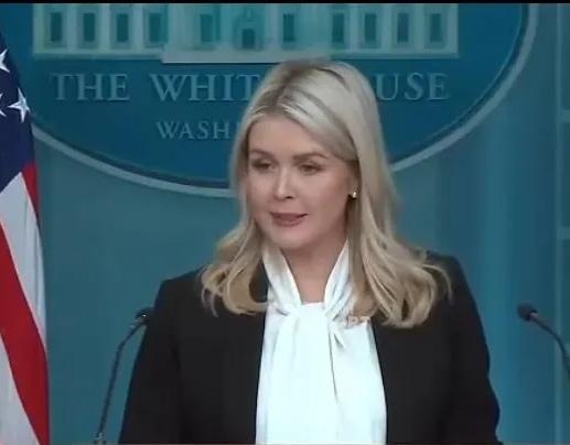 张嘴说瞎话，伊朗政权垮了？
    白宫发言人卡罗琳·莱维特的嘴巴又瓢了，居然在