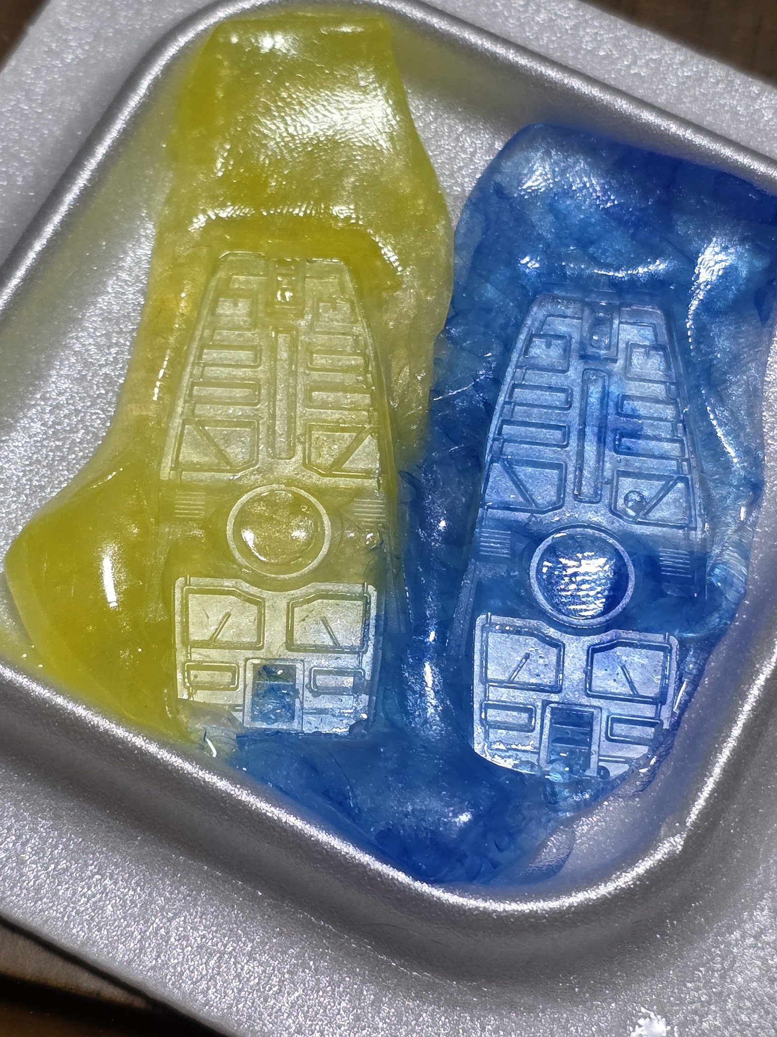 足底翻模补偷胶高达模型