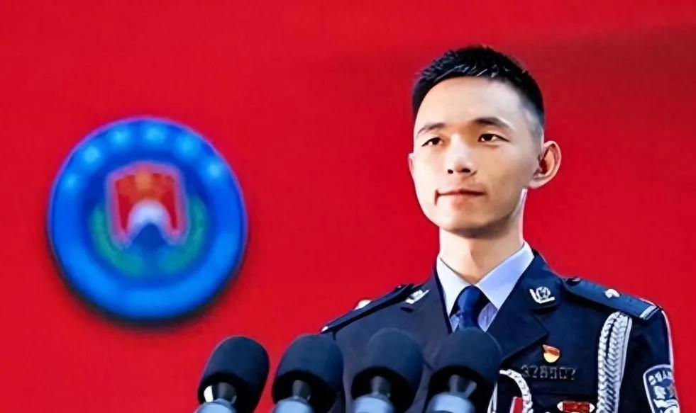 他不应该被遗忘！
张豪，云南人，生于1997年。
2017年，云南省河口县，面对