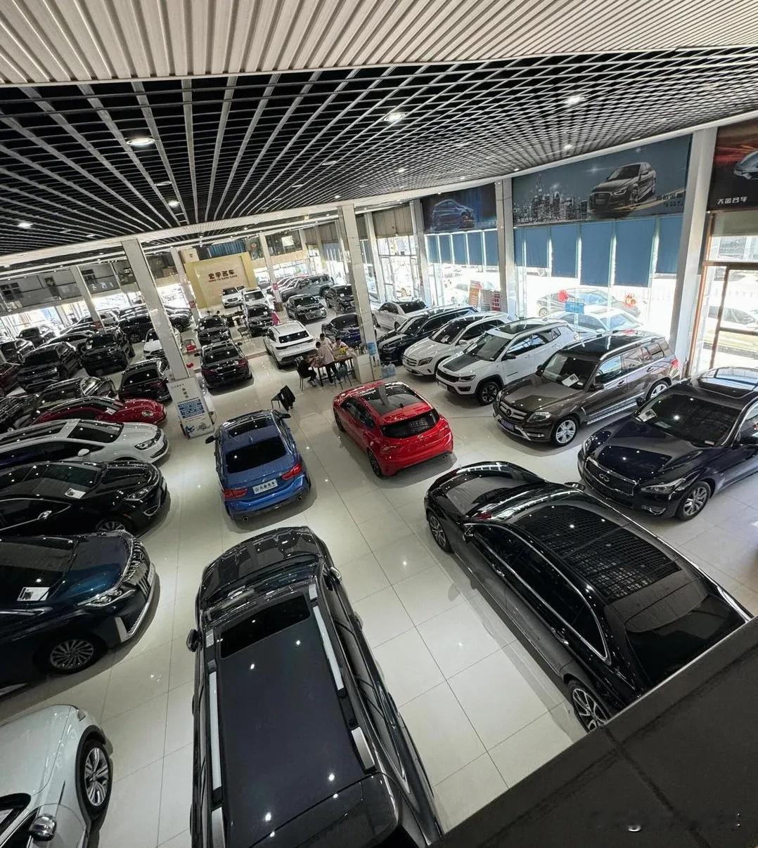 都说现在很多零公里二手车。。。
可这种车到底去哪里买呢？
为什么4s店和二手车商