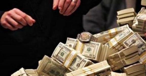 有人说，美国欠中国钱，给中国打了欠条，现在中国让美国还钱，美国还不起，中国把这个