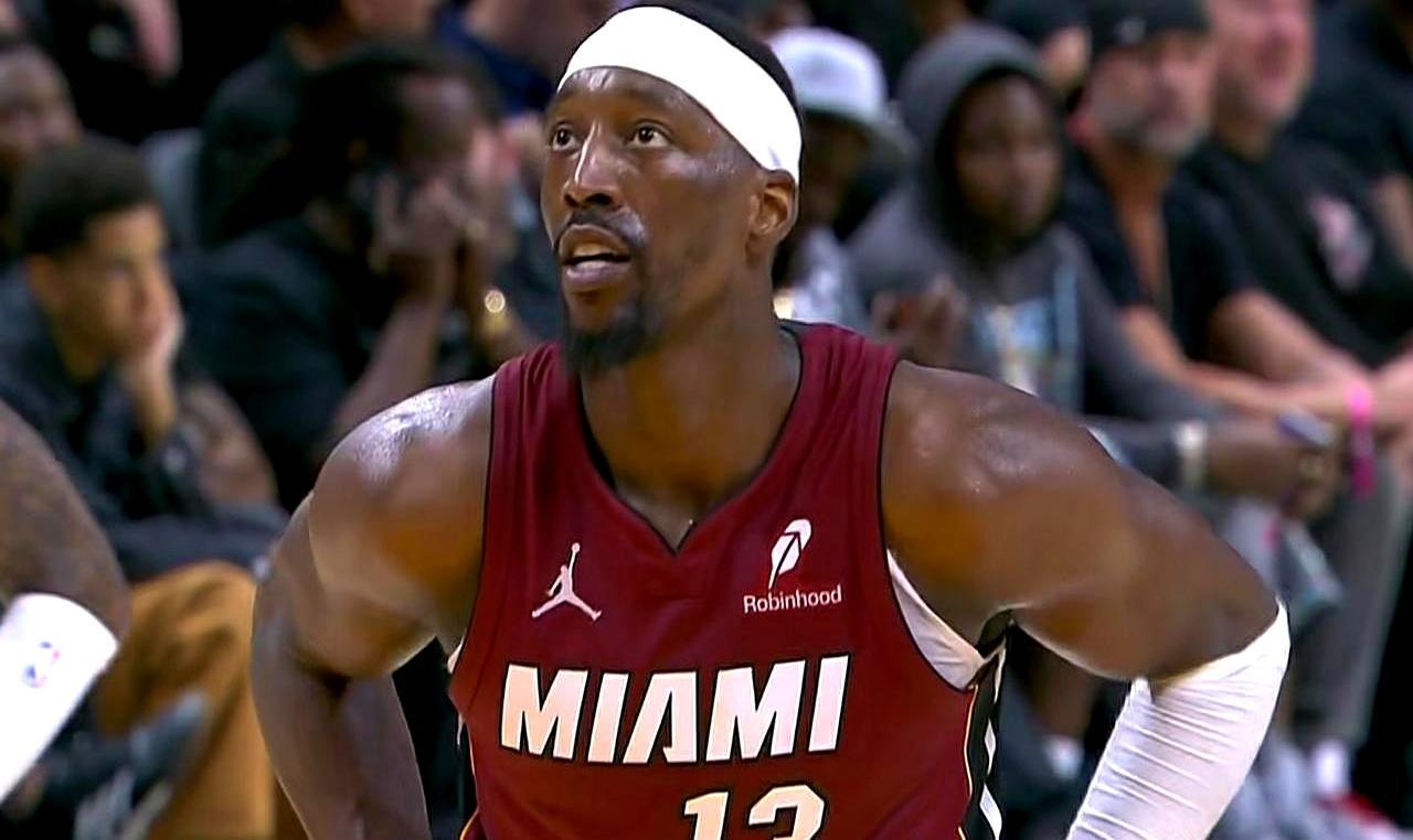 防守悍将阿德巴约，一夜间把科比的81分挤到了历史第三。
 
首节轰31分，半场4