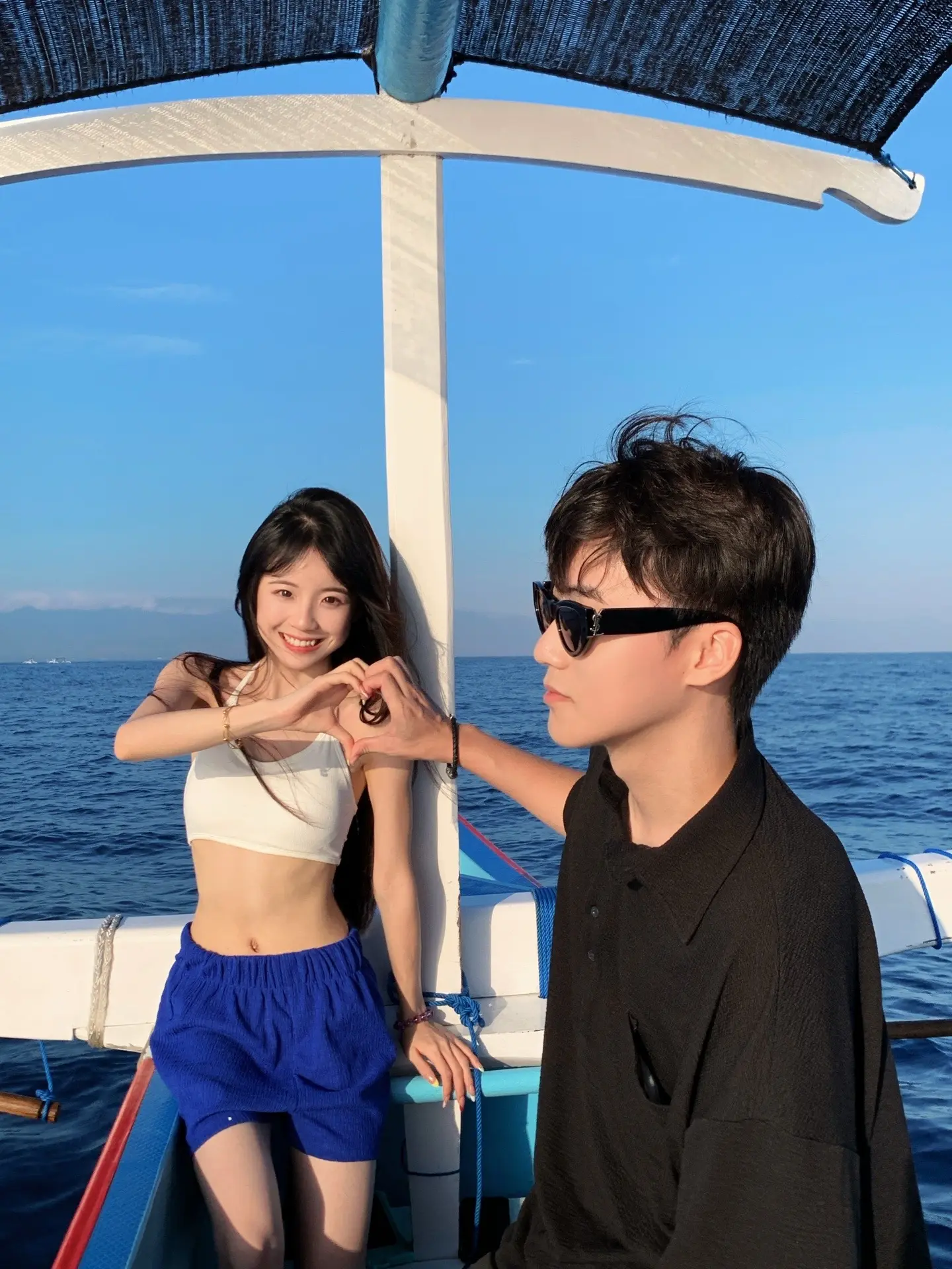 🐬dolphin chase🩵。