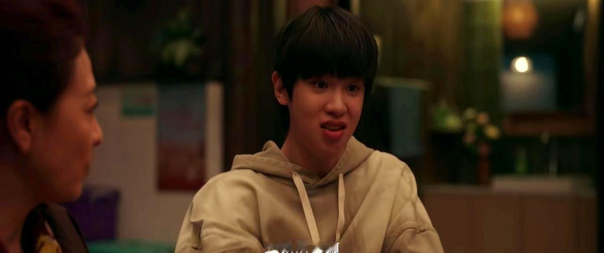 《四喜》大结局：直到沈明辉以“华姐”称呼何丽华，我才发现，其实许知冬很可怜。
