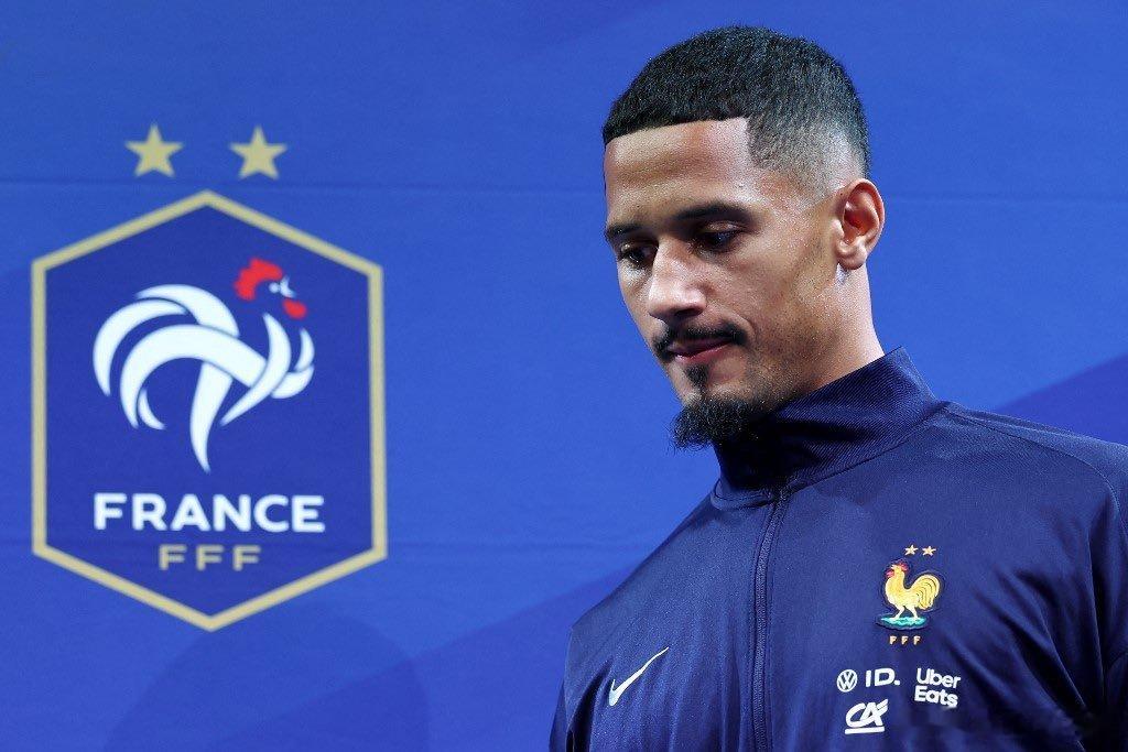 据ESPN消息人士透露，阿森纳和法国后卫威廉·萨利巴几周前背部受伤，极有可能缺席