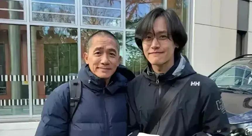 梁朝伟白发引刘嘉玲关切，染否成焦点！
四和娱乐:关注
刘嘉玲关切询问：梁朝伟白发