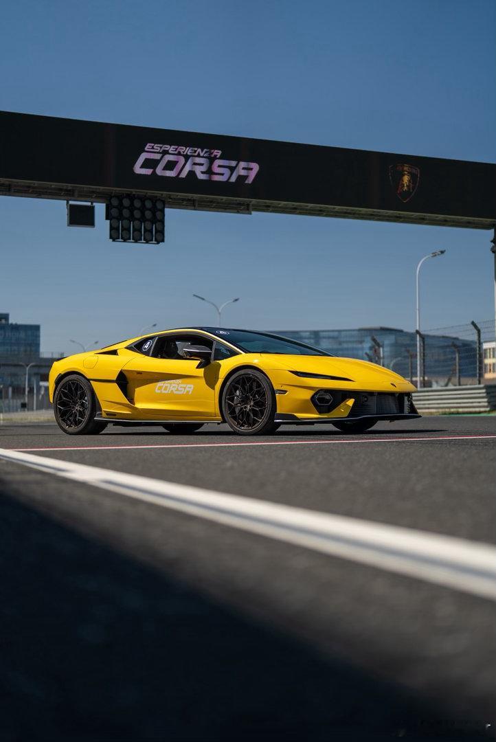 新小牛的屁股真帅啊全民拍车兰博基尼 天津·V1汽车世界