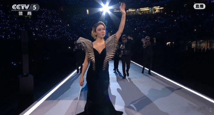 还得是米兰的时尚感 2026年米兰冬奥会开幕式拉开大幕由意大利演员玛蒂尔德扮演的