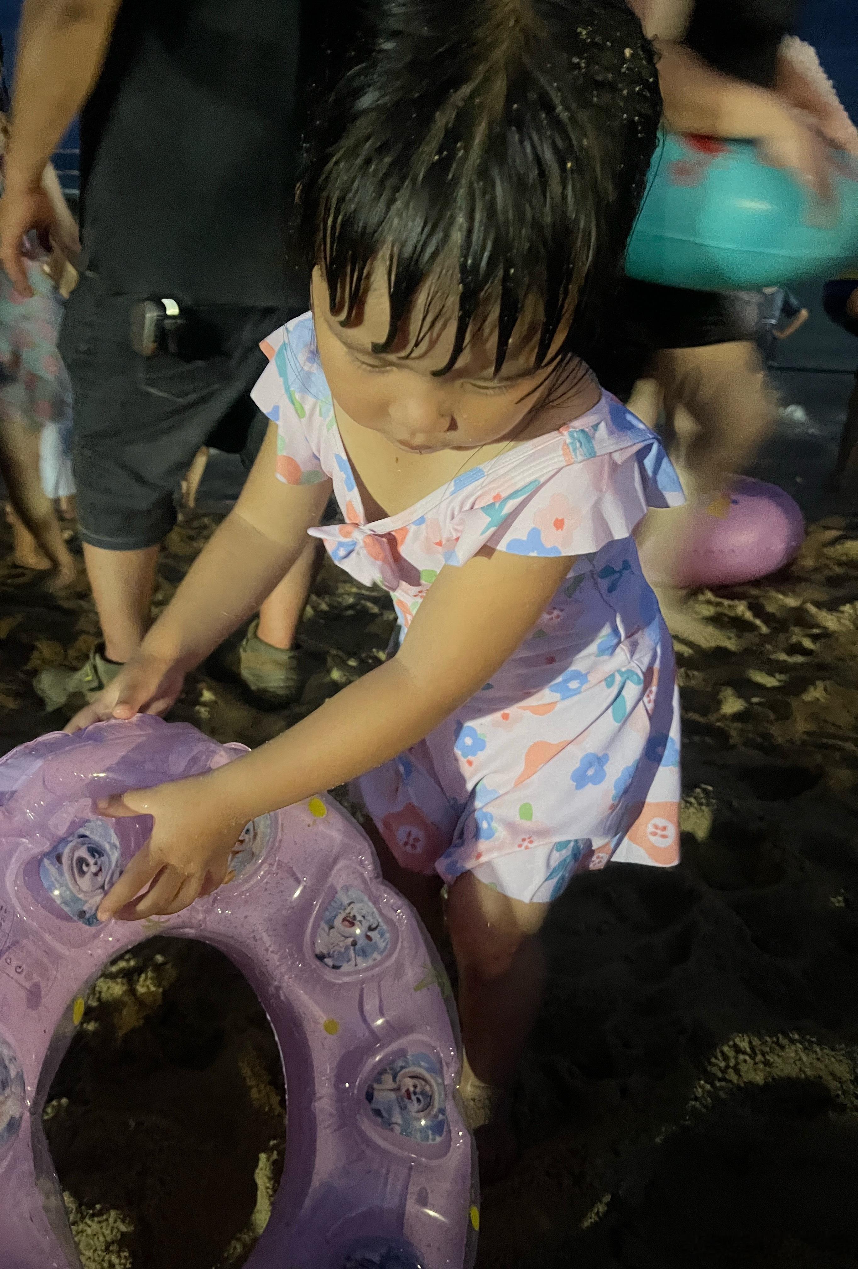 玩够了，回家，还买一大堆零食，其实零食店的零食也不便宜，随便一买就200多。我这