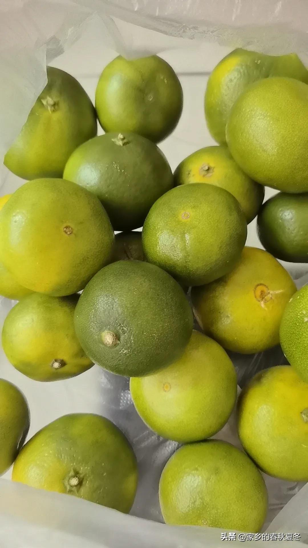 美味 DIY柑橘又上市了，青皮还在估计肯定酸涩，偏偏总想尝尝鲜，多多买菜下了一单