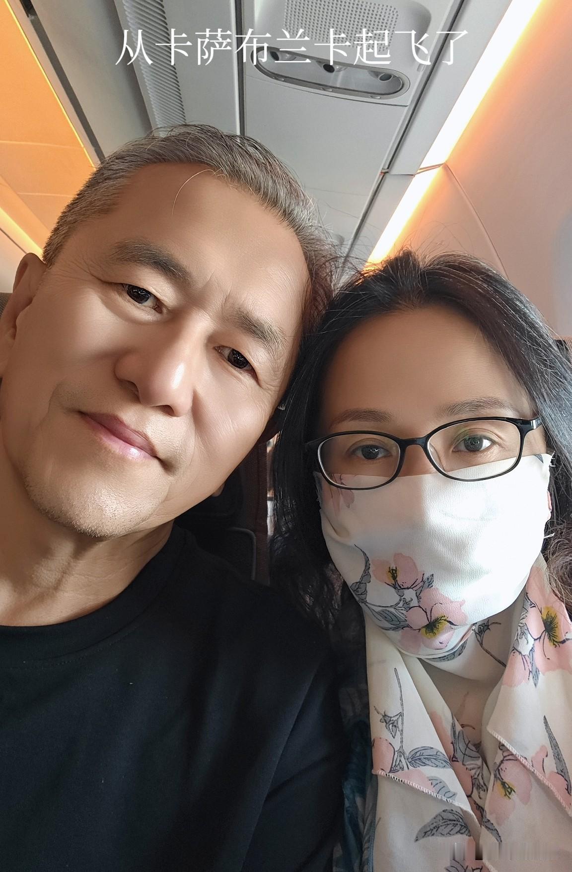 从摩洛哥卡萨布兰卡飞北京，在阿联酋的阿布扎比中转，飞机落地晚点大约20分钟，只剩