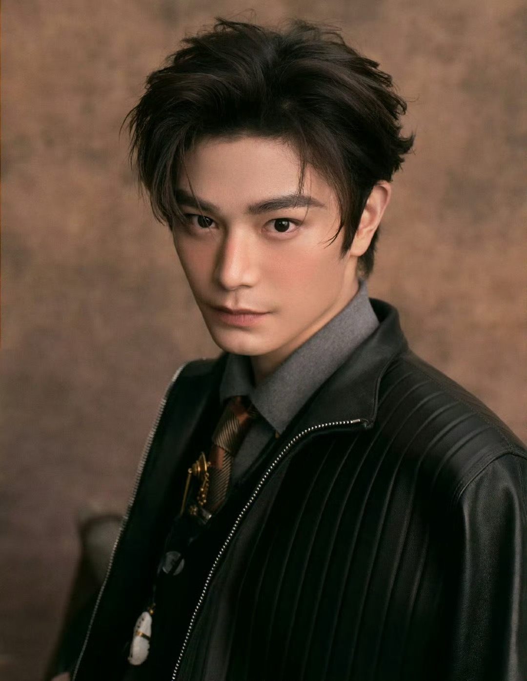 ber...今天的腮红是有什么kpi吗今天用不完明天就过期啦谁给你们打的腮红啊章