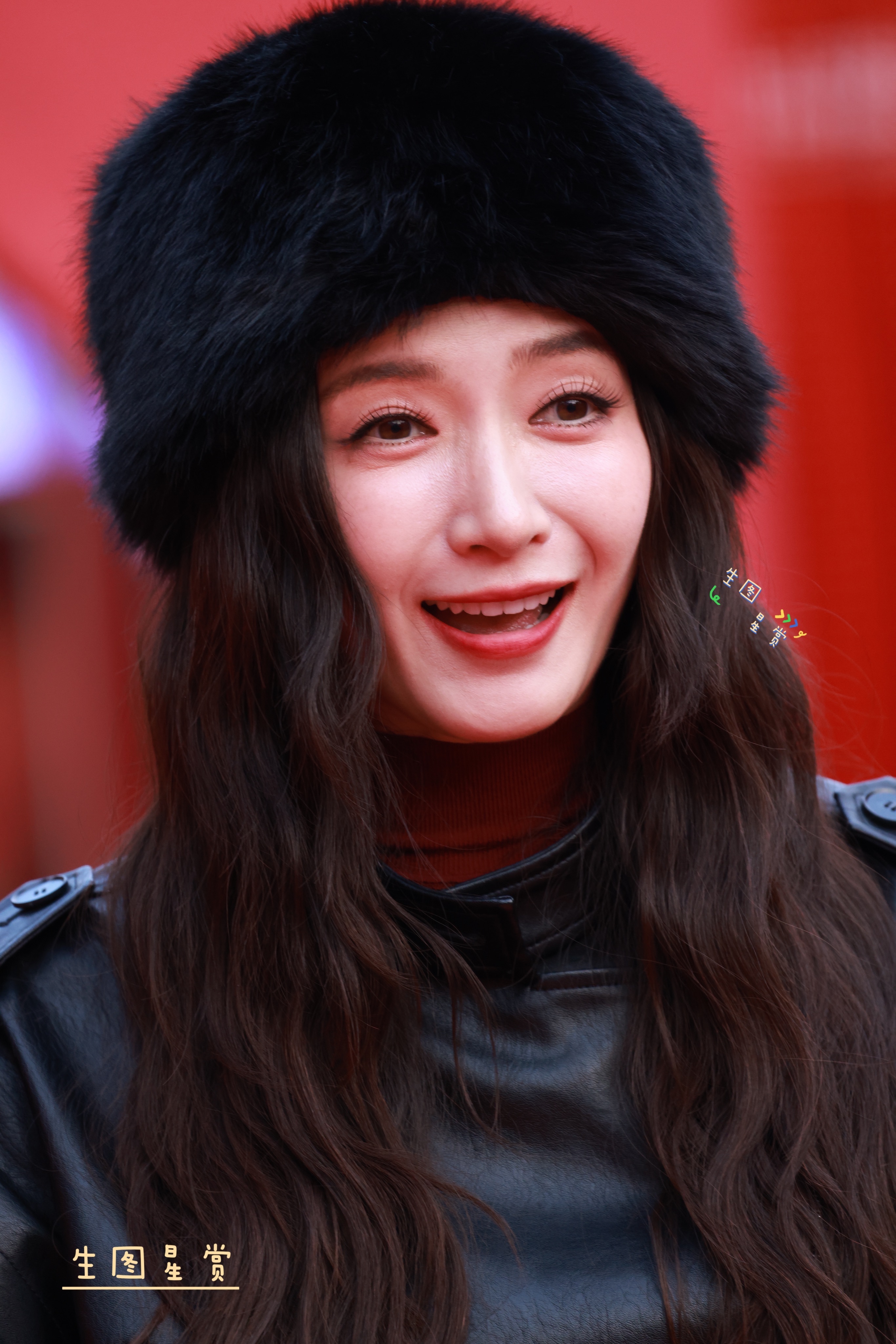 江疏影上海活动出图爱斯基摩江江，冬日暖融融🍁 