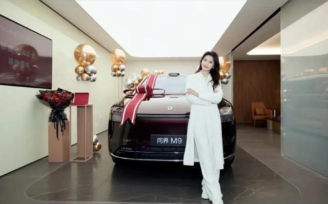 连续三年登上 央视春晚 ，问界M9早已不是单纯的“道具车”，而是用科技实力演绎了
