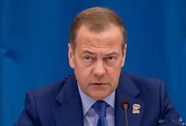 让美国再次伟大（MAGA）= 让丹麦再次变小（MDSA）= 让欧洲再次贫穷（ME