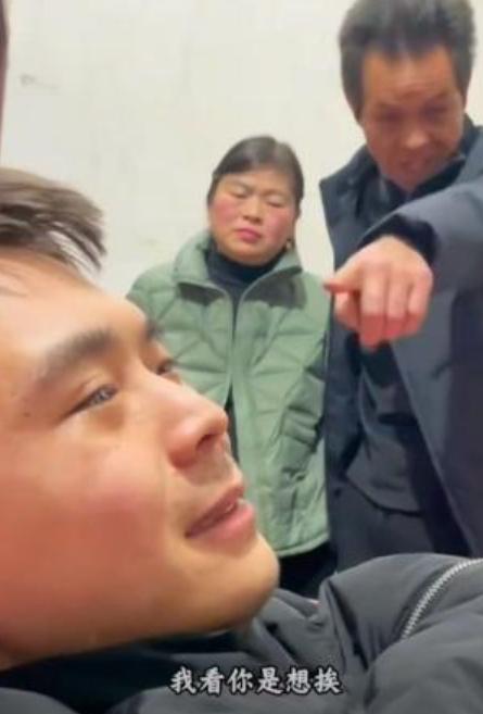 28 岁小伙回家过年竟遭相亲“围攻”，是谁的错？

春节假期，本应是欢乐祥和的时