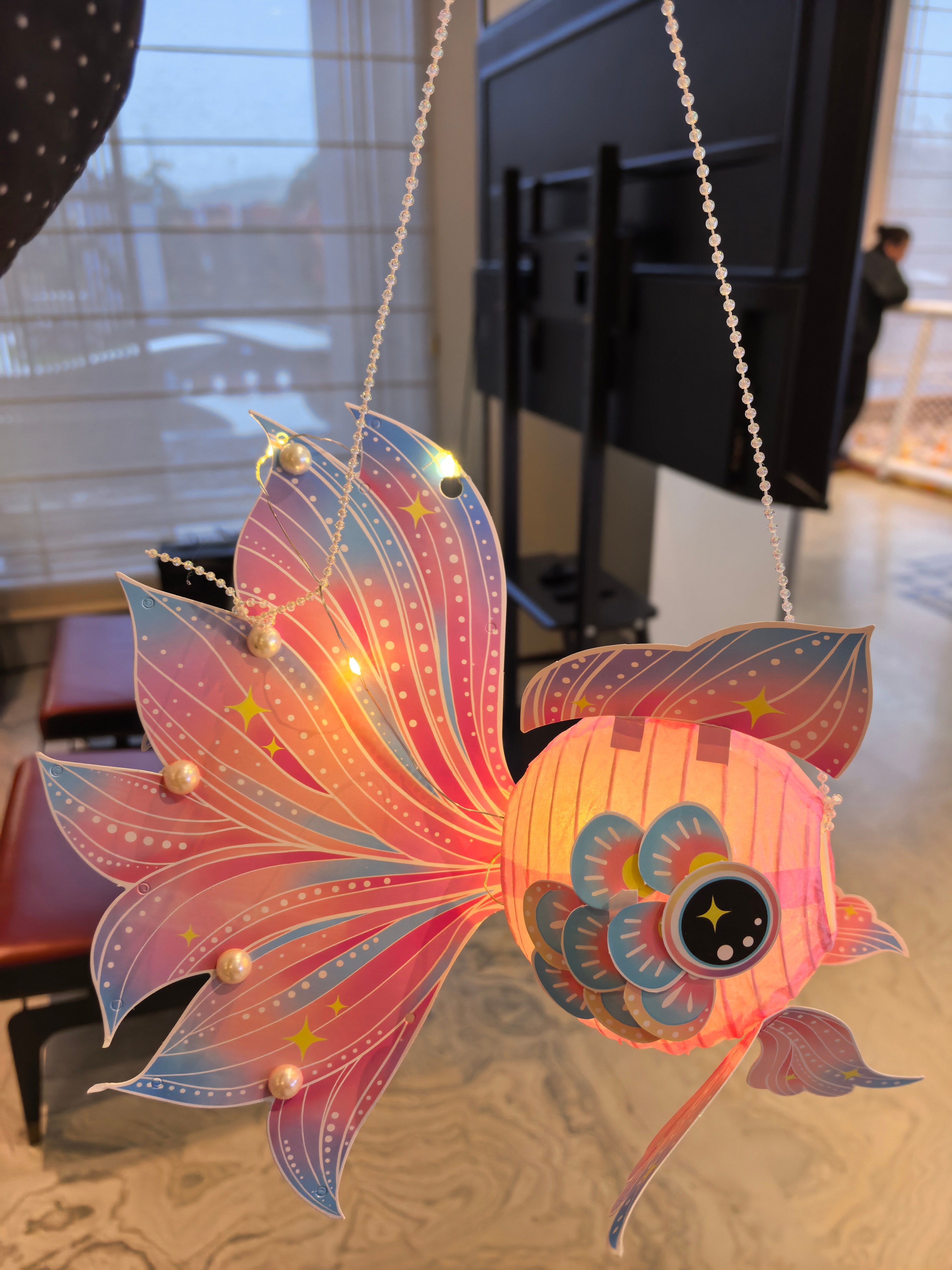 于是做了一个花灯好久没做手工了哈哈哈收到了喜欢的小象🥳🥳🥳 