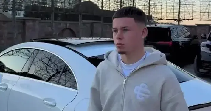 鲁尼大儿晒家中1.8亿豪宅 占地22个足球场能养14匹马长子已承家业