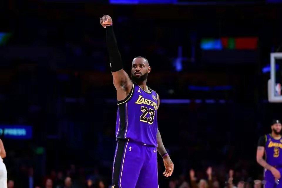 湖人战胜老鹰  nba  北京时间1月4日，2024-2025赛季NBA常规赛继