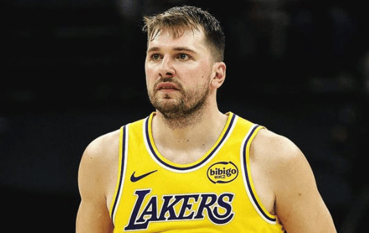 胖东来599元羽绒服充绒量213克小小里程悲！惨败黄蜂一战，是东契奇湖人生涯第9