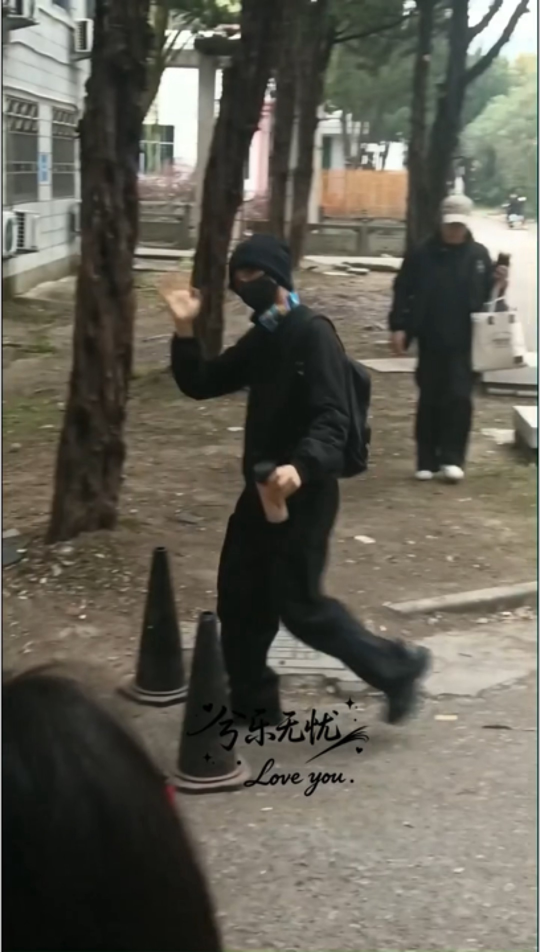 二皇子你萌🤏被窝直出的书包仔上班喽丁禹兮司宫令背书包上班