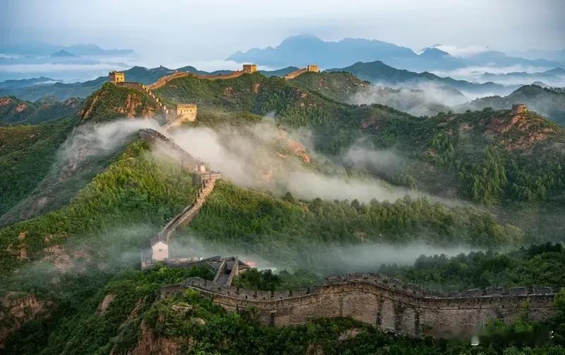 为中华雄起而欢颂  《满江红    盛世颂》
万里神州，观此际、水歌山舞。繁华地