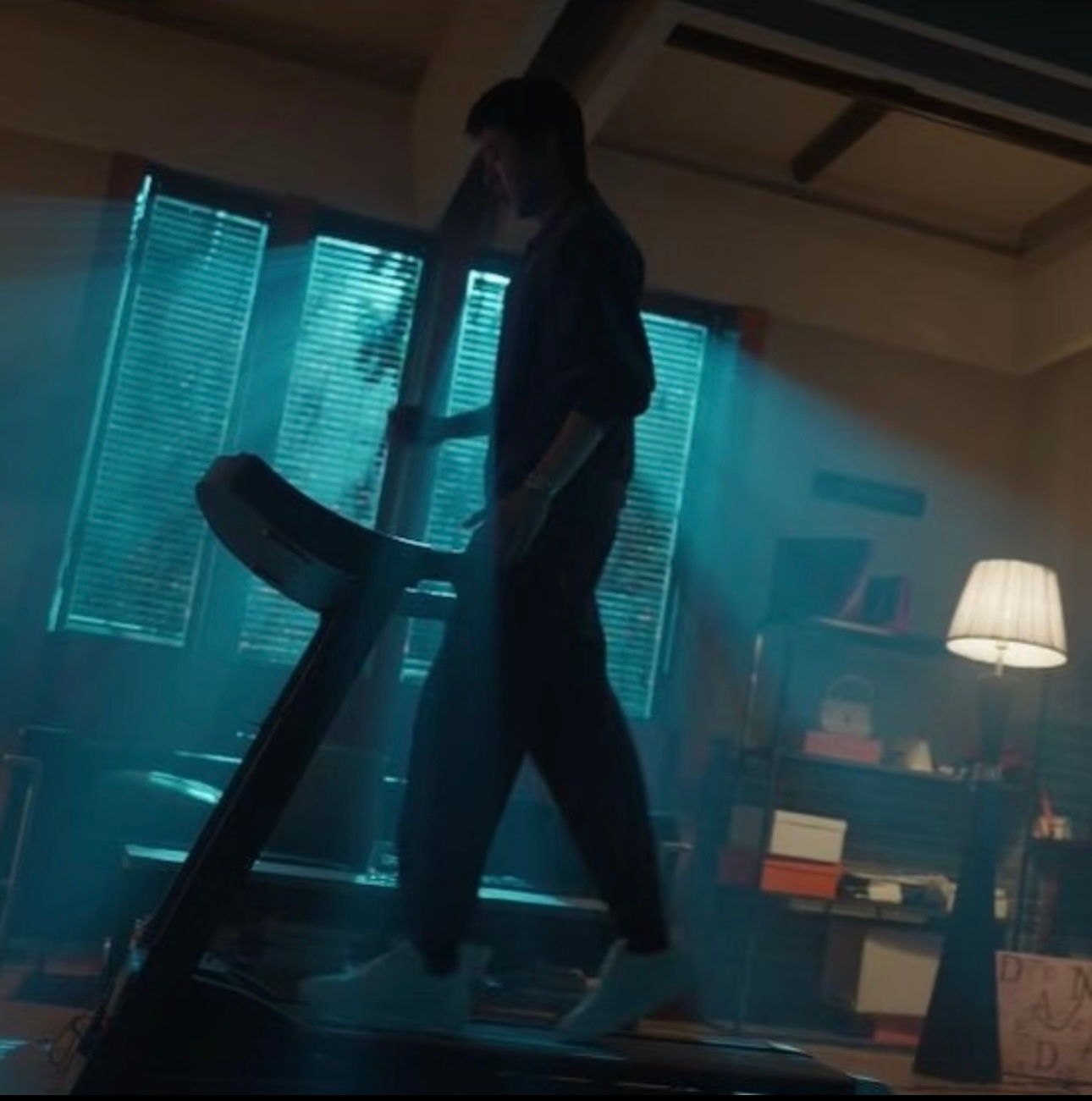 刘宇宁长的高的缺点有了哈哈哈哈哈哈哈哈，玩不了跑步机 