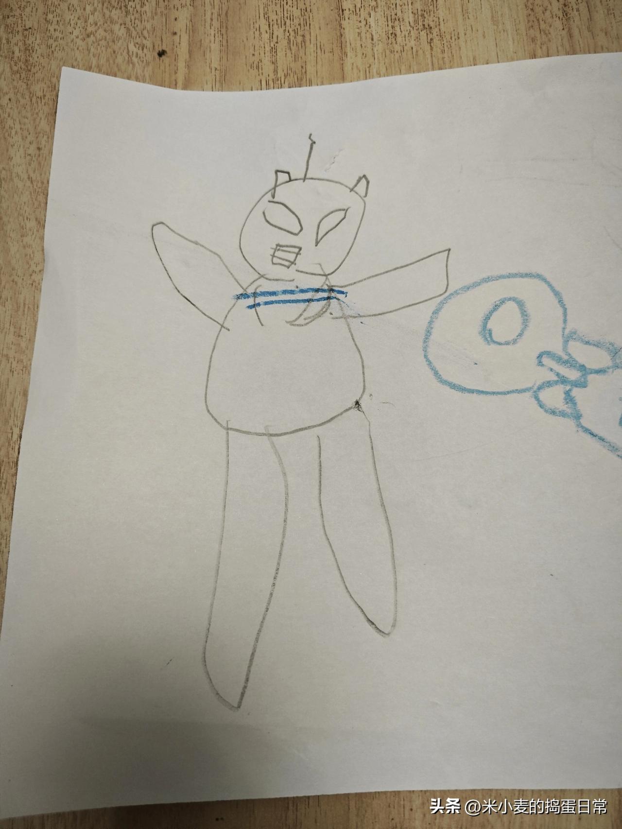 孩子画的奥特曼，才是成年人看不懂的浪漫
 
翻到孩子画的奥特曼，瞬间被惊艳到了！