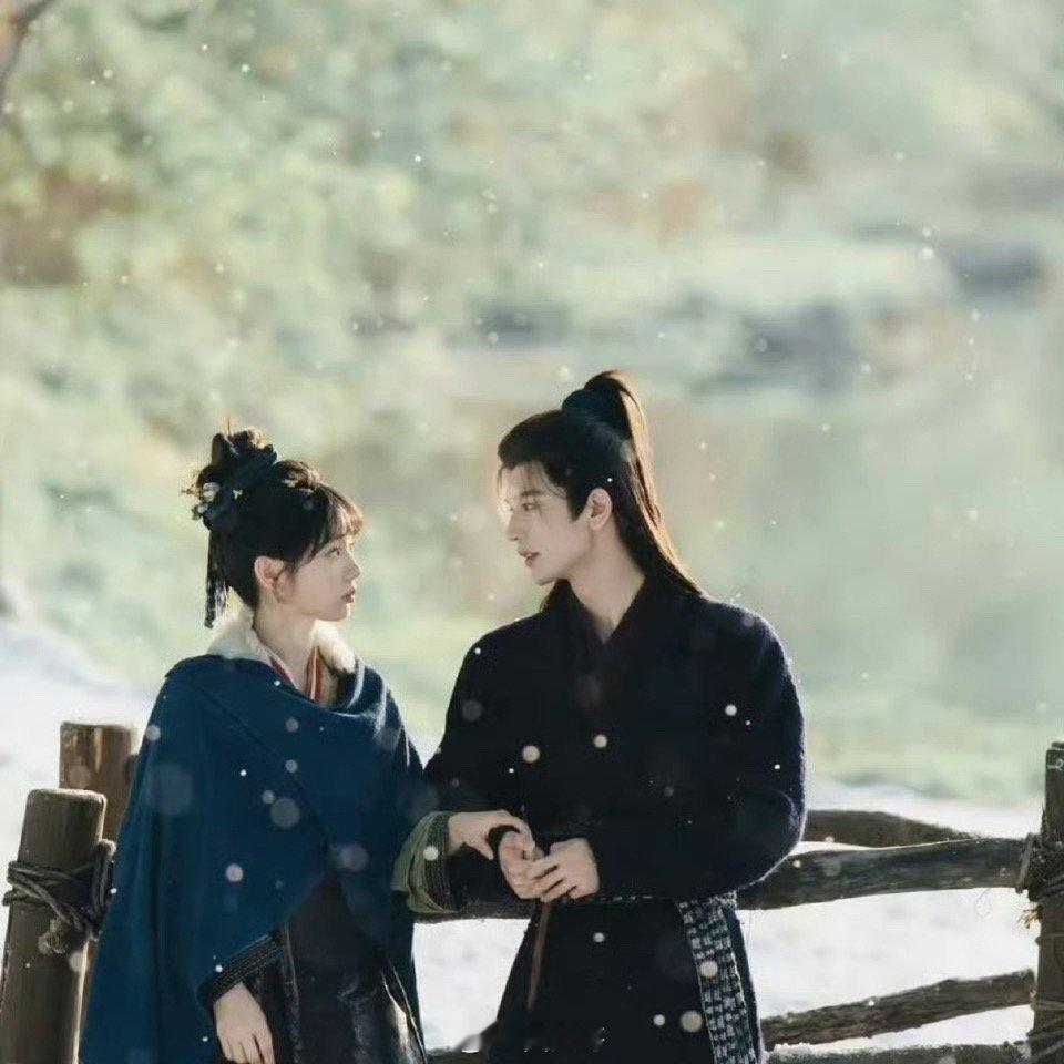 张凌赫田曦薇合体参加庆功宴张凌赫田曦薇在电视剧《逐玉》完结后，又一次合体了啊！田