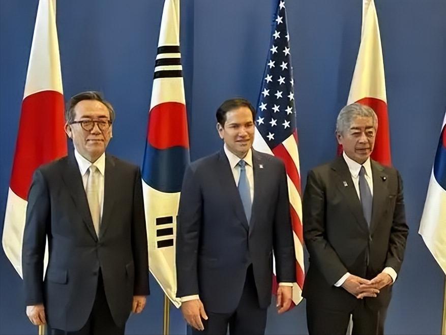 大家发现没？每次我们在准备实现祖国统一大业要解放台湾时，北朝那边就有事了，南韩挑