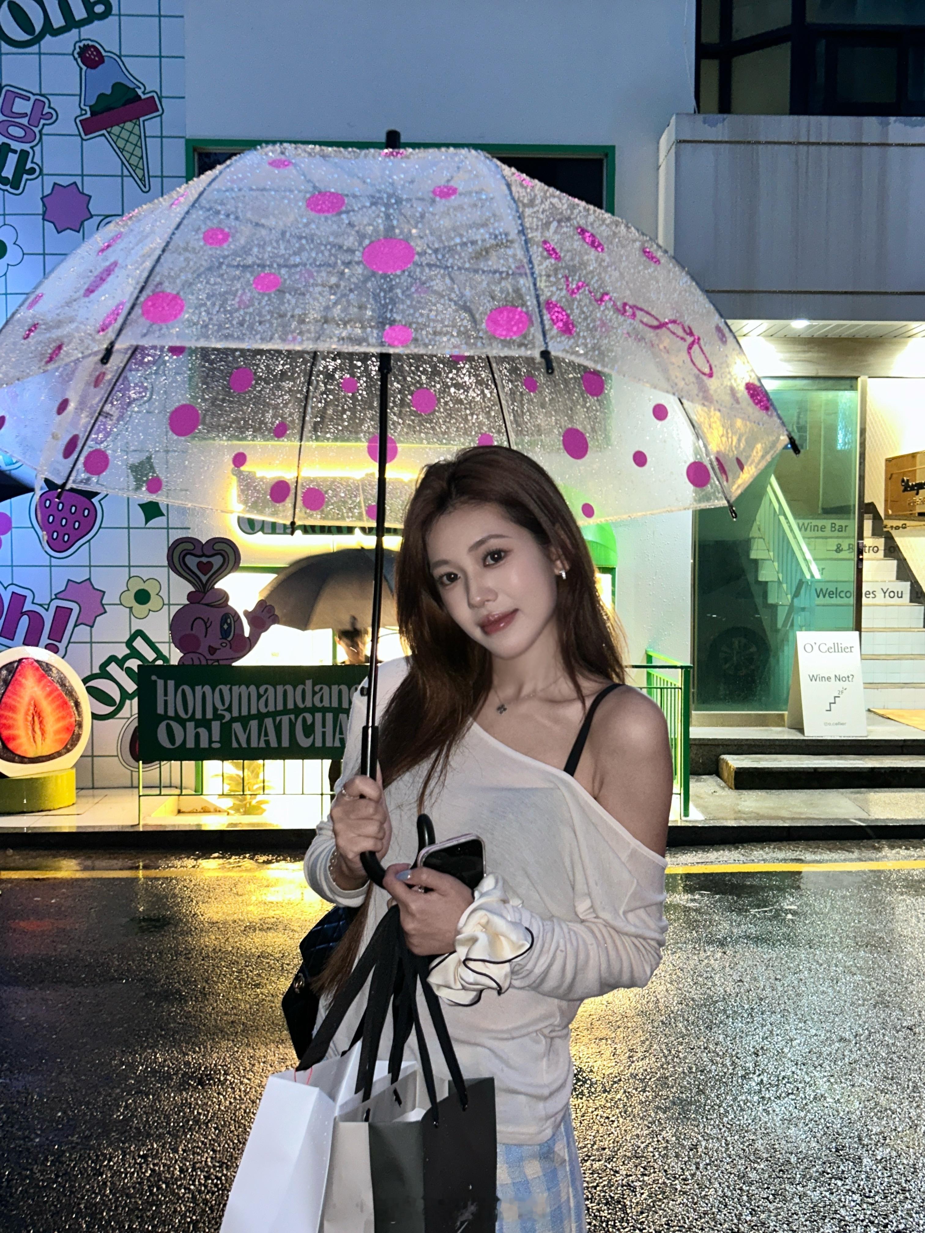 520快乐我的宝贝老婆们[爱你][爱你][爱你]这个月实在是太忙了所以博博发的比