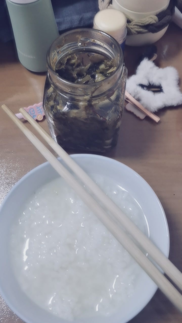 今日份就吃这个，惨惨惨啊 