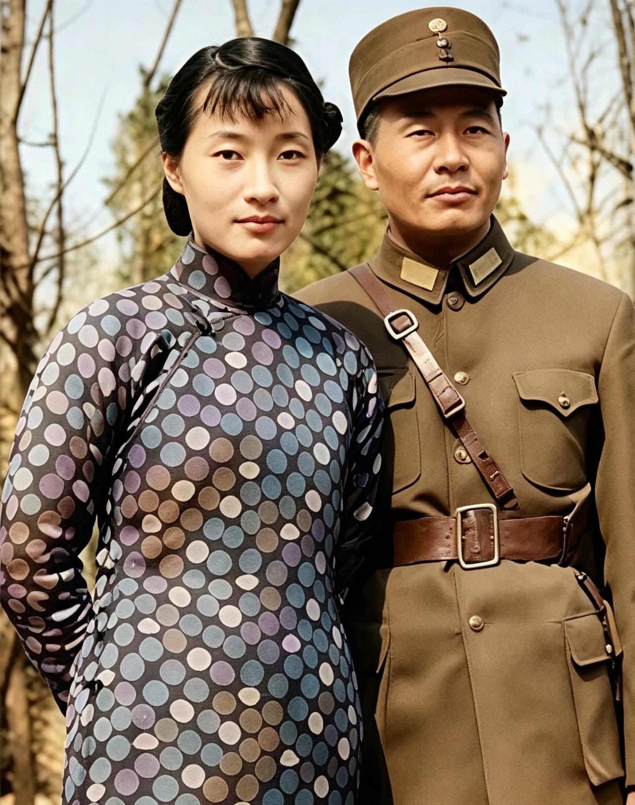 1935年，刘文辉和妻子杨蕴光的一张合影，她长相出众，气质不凡