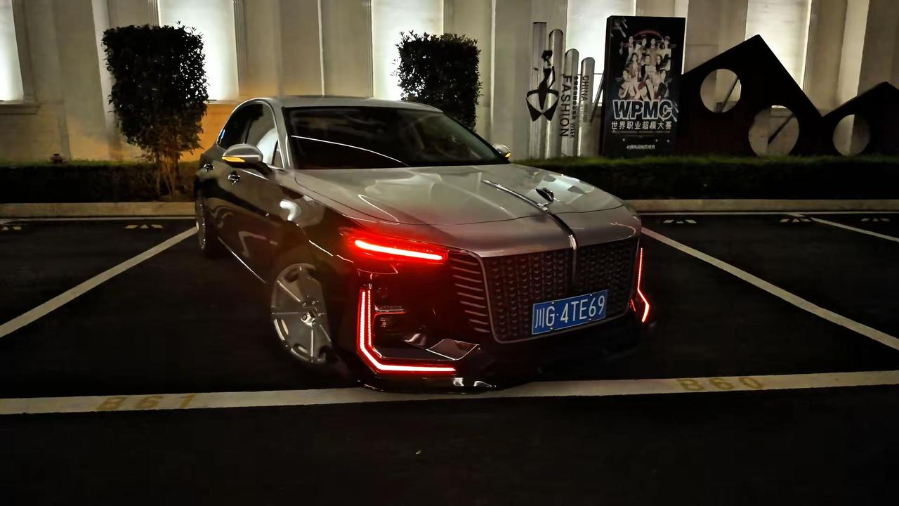 我以为只要握得足够紧 所有东西都会留在我身边红旗 .